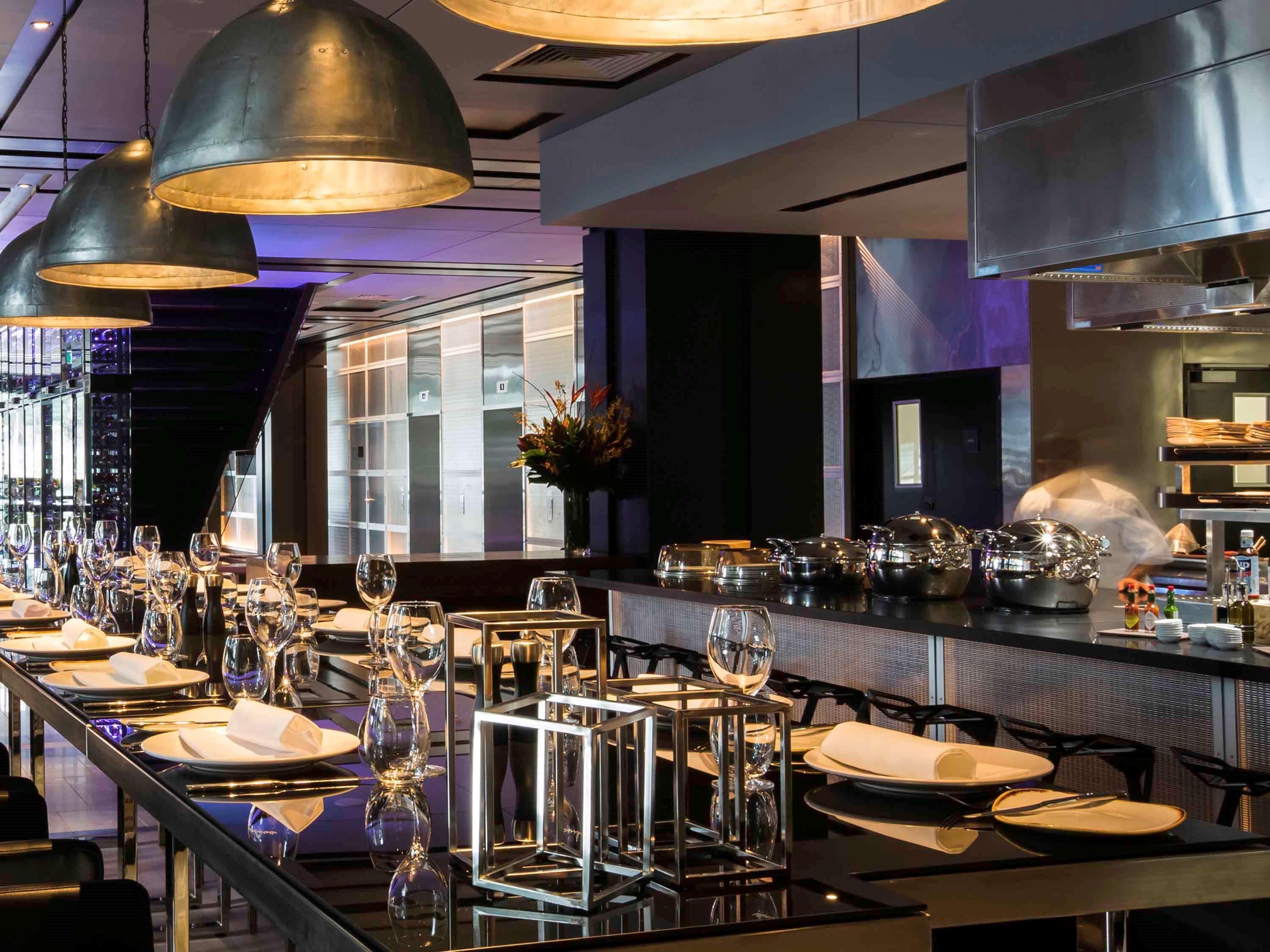 Pullman Sydney Airport Hotell Exteriör bild The interior of the restaurant