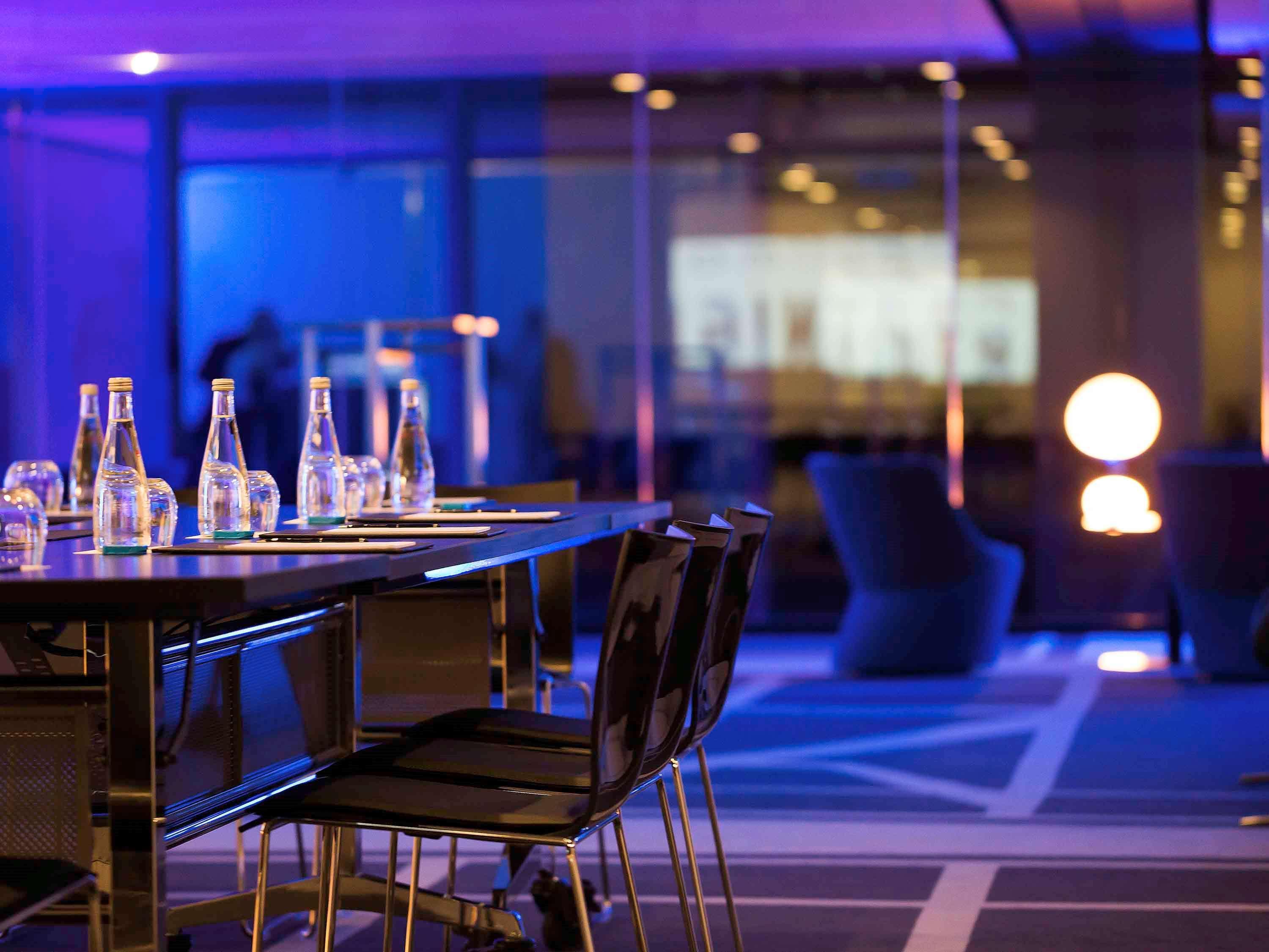 Pullman Sydney Airport Hotell Exteriör bild The 2011 World Economic Forum on Europe and Central Asia
