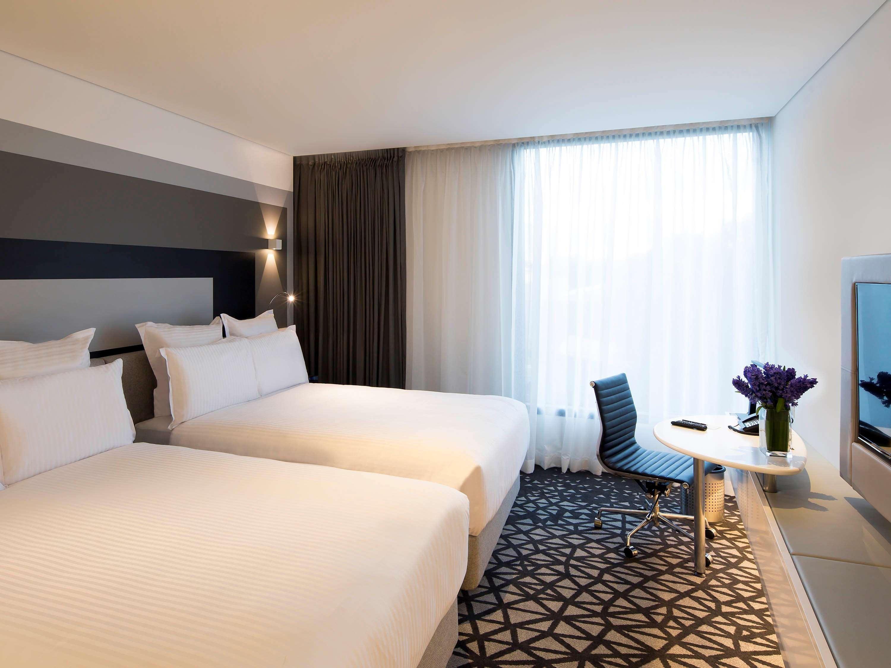 Pullman Sydney Airport Hotell Exteriör bild Deluxe room