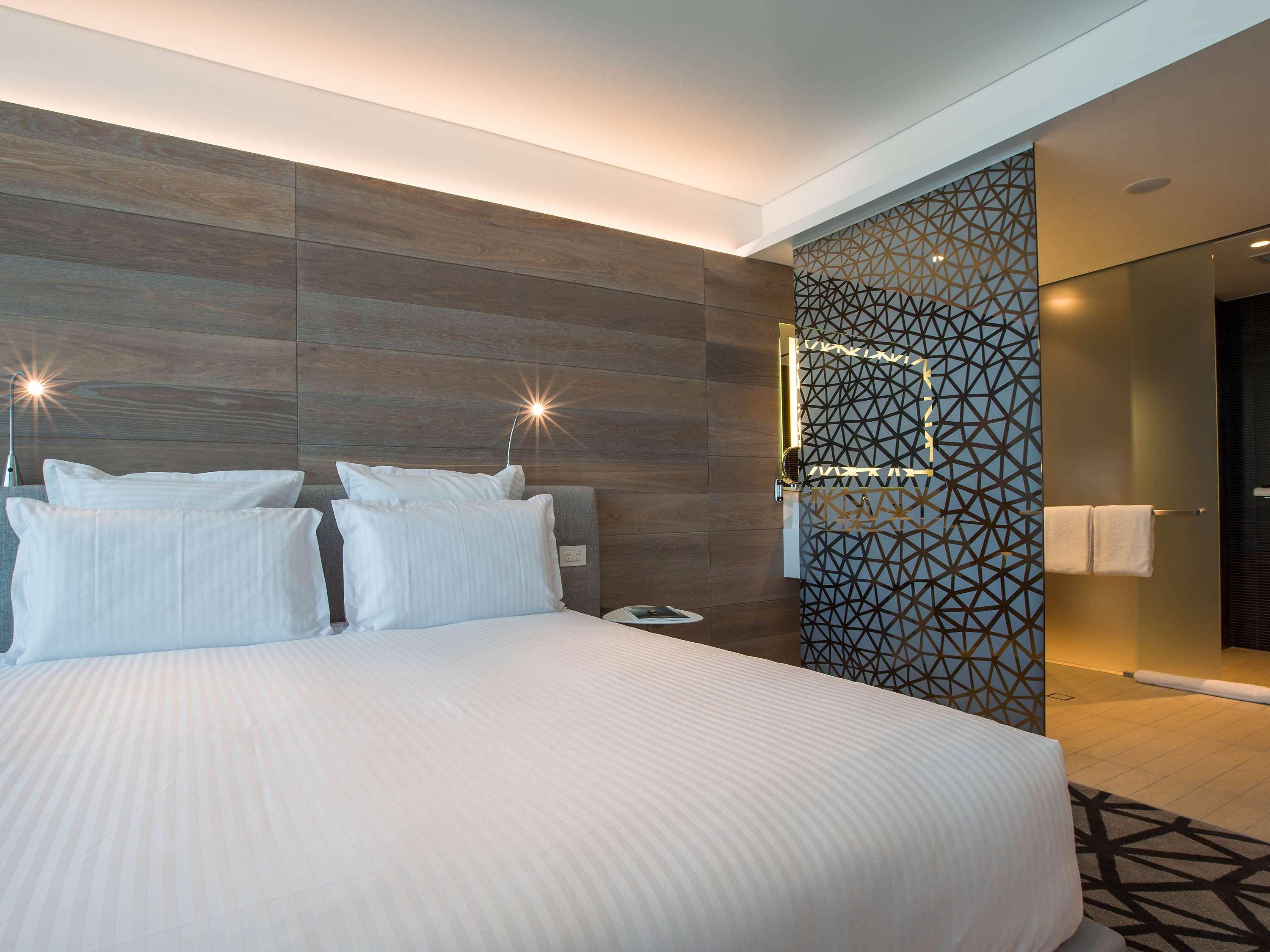 Pullman Sydney Airport Hotell Exteriör bild Deluxe room