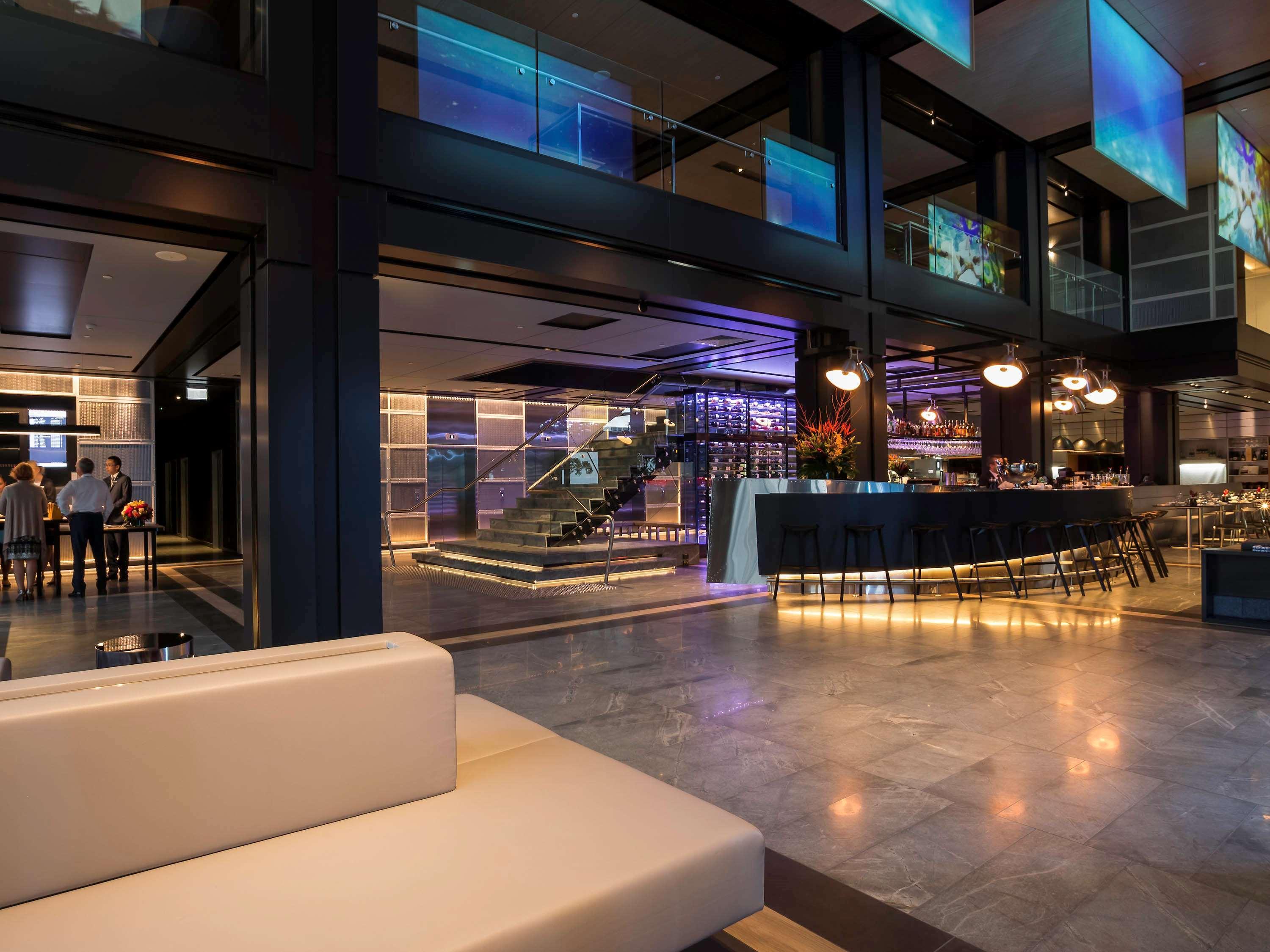 Pullman Sydney Airport Hotell Exteriör bild The interior of the lounge