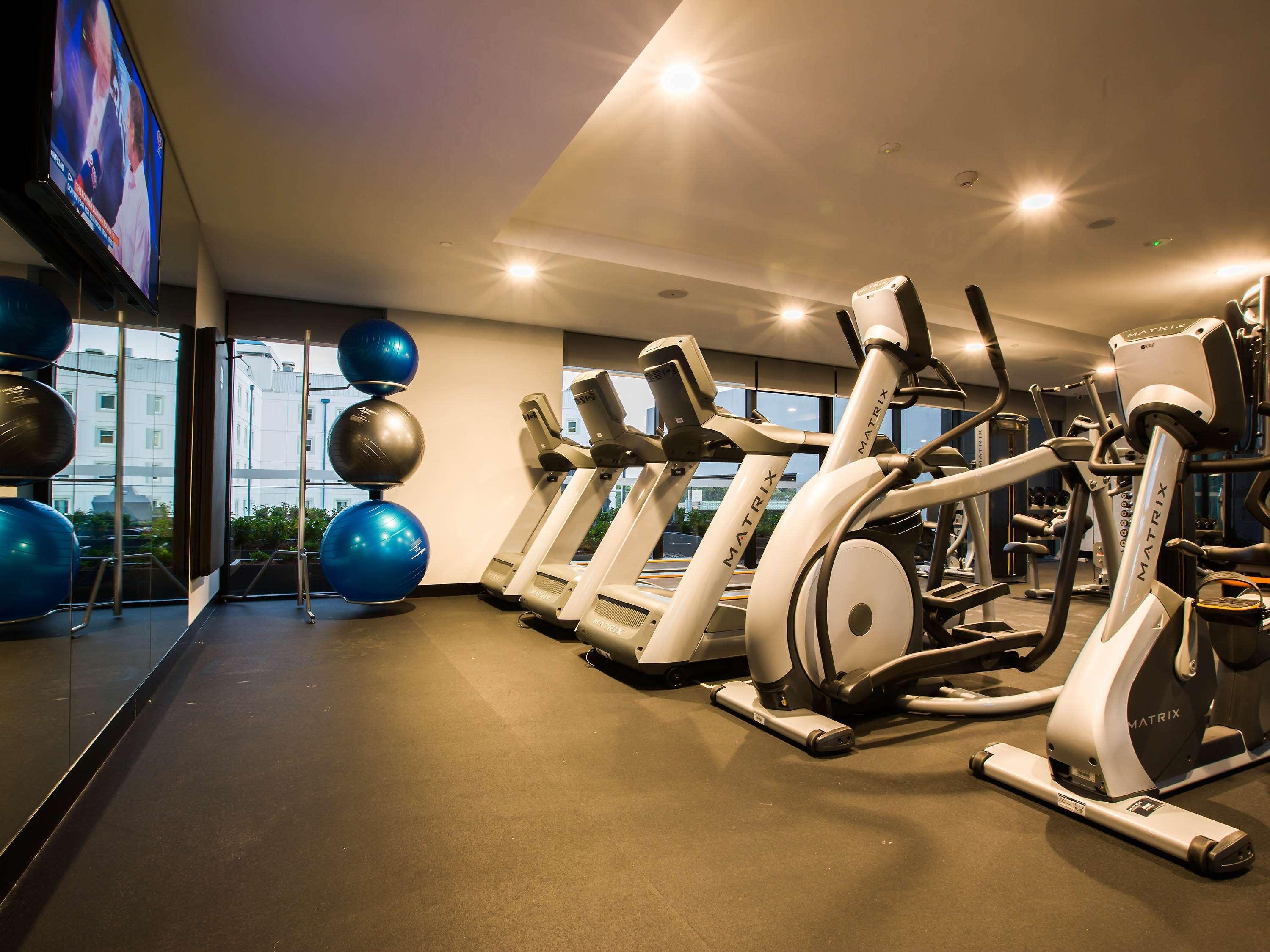 Pullman Sydney Airport Hotell Exteriör bild The gym at the hotel